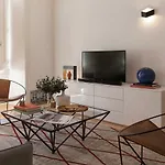 Brand New!!! Trendy Design Flat - Heart Of Chiado